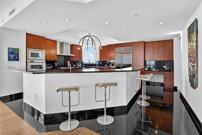 Building Photo - 6000 Island Blvd