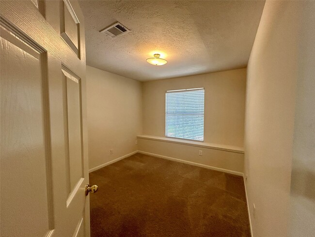 Building Photo - 14 N Winterport Cir