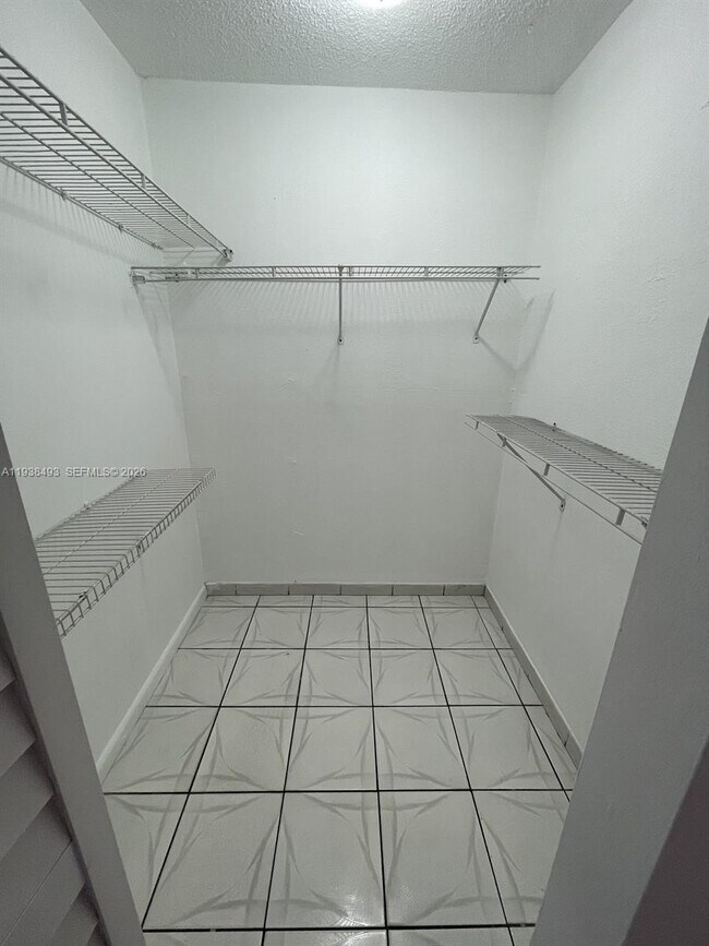 Building Photo - 460 E 23rd St