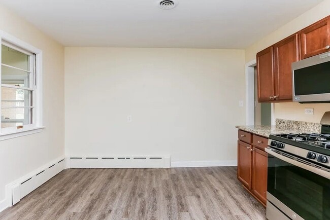 Building Photo - 1401 Highland Ave
