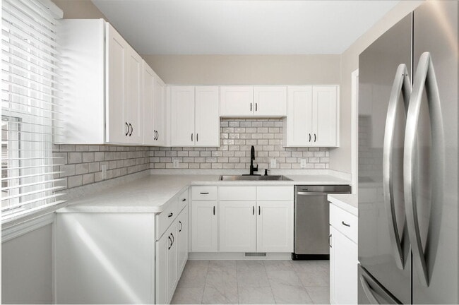 Building Photo - 410 W Angela Blvd