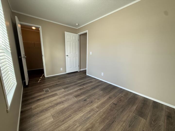 Building Photo - 11986 Springbrook Ct