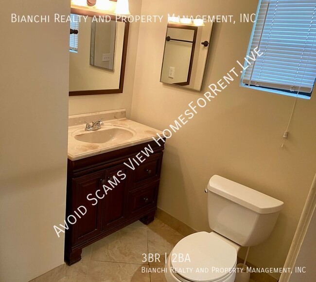 Building Photo - Block Home in Belleair Bluffs