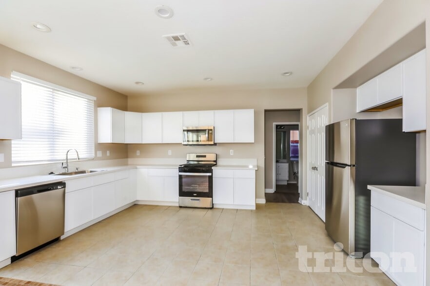 Building Photo - 13741 Starshine Dr