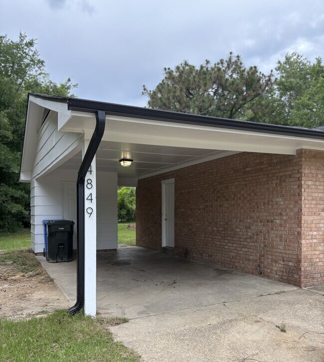 Building Photo - 4849 Rosehill Rd