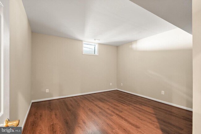 Building Photo - 43616 Carradoc Farm Ter