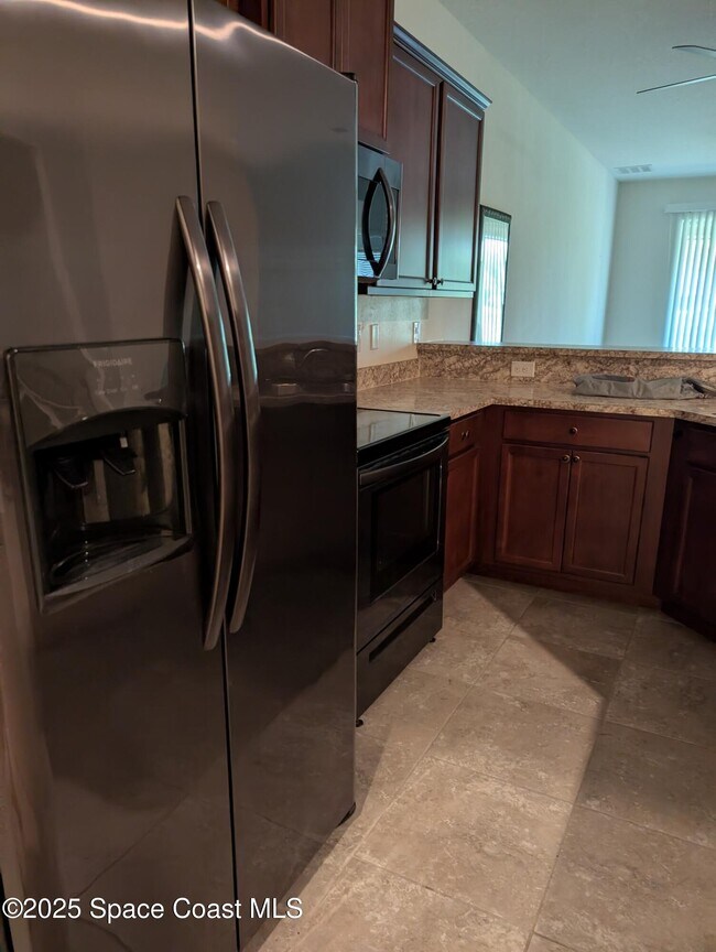 Building Photo - 560 Remington Green Dr SE