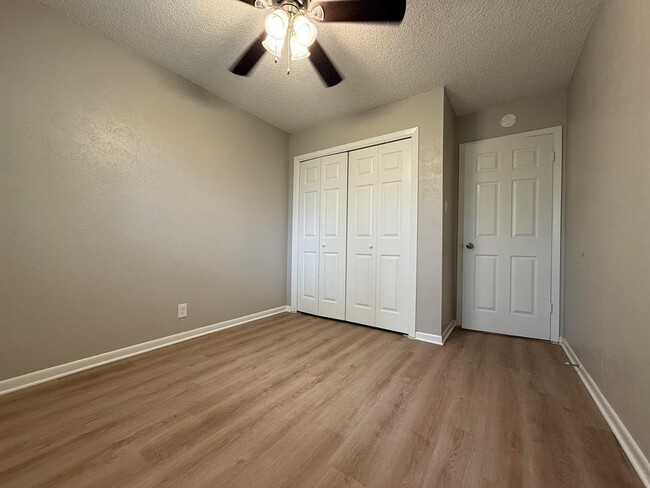 Building Photo - 12310 Willow Wild Dr