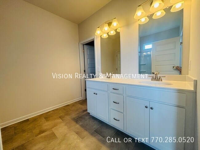 Building Photo - 206 Bastian Dr