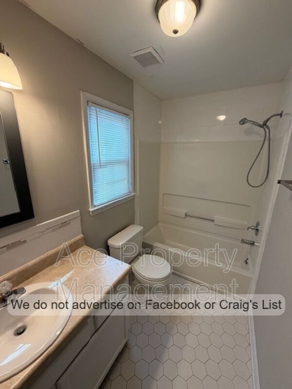 Building Photo - 6723 Vaughn Rd