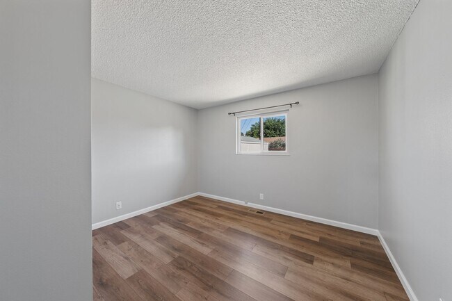 Building Photo - 2565 Pequop St