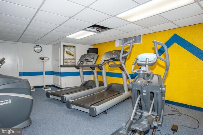 Building Photo - 4501 Arlington Blvd