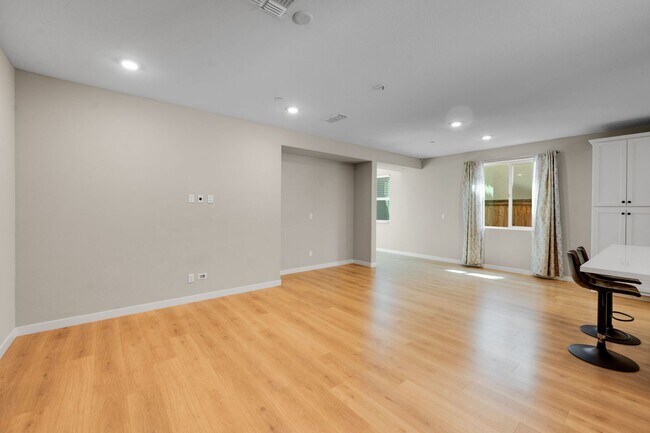 Building Photo - Modern 4BR Sacramento Home with Exclusive Clubhouse!
