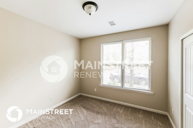 Building Photo - 12827 Olmsted Cir