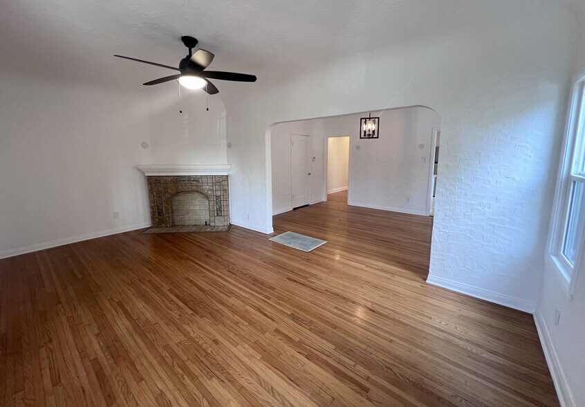 Building Photo - 4628 6th Ave