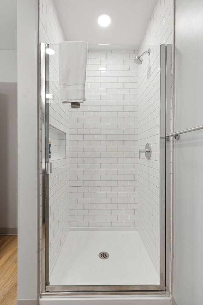 Building Photo - 853 W Blackhawk St