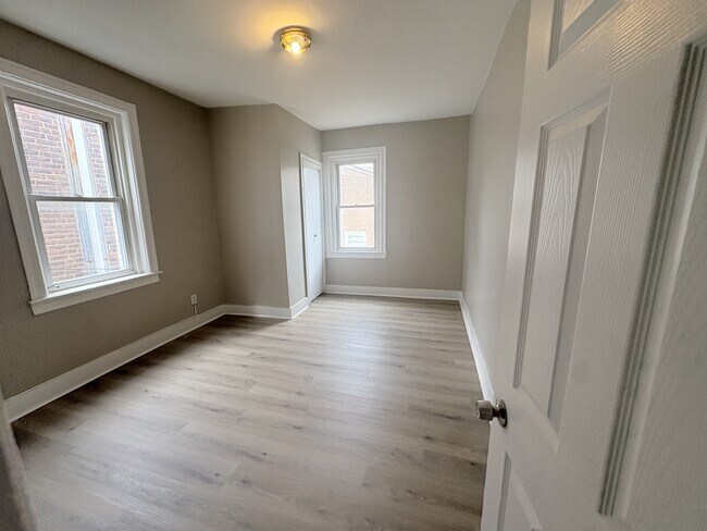 Building Photo - 5303 Magnolia St
