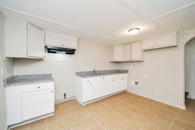 Building Photo - Newly Renovated 4BR Home- Move in Ready!