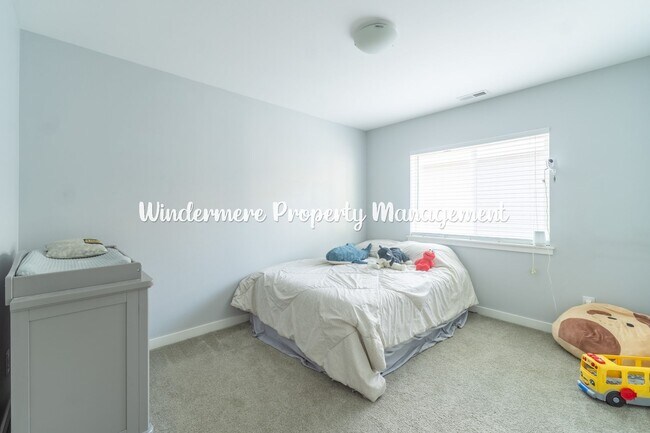 Building Photo - 5064 NW Bear Paw Ct