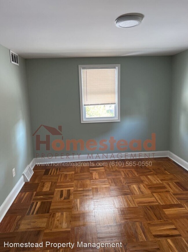 Building Photo - 3 br, 1.5 bath House - 129 Ervin Ave