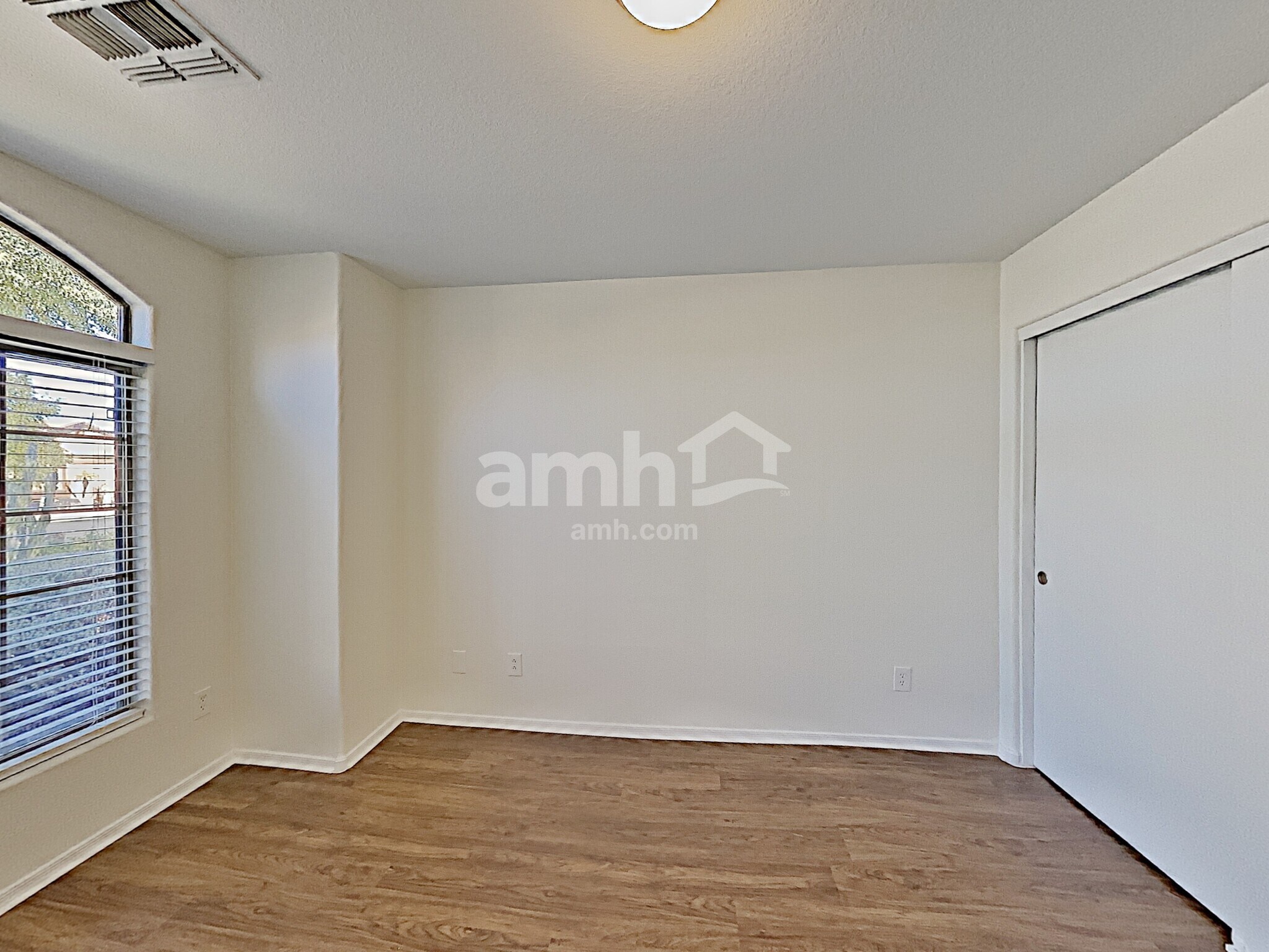 Building Photo - 14943 N 133rd Ln