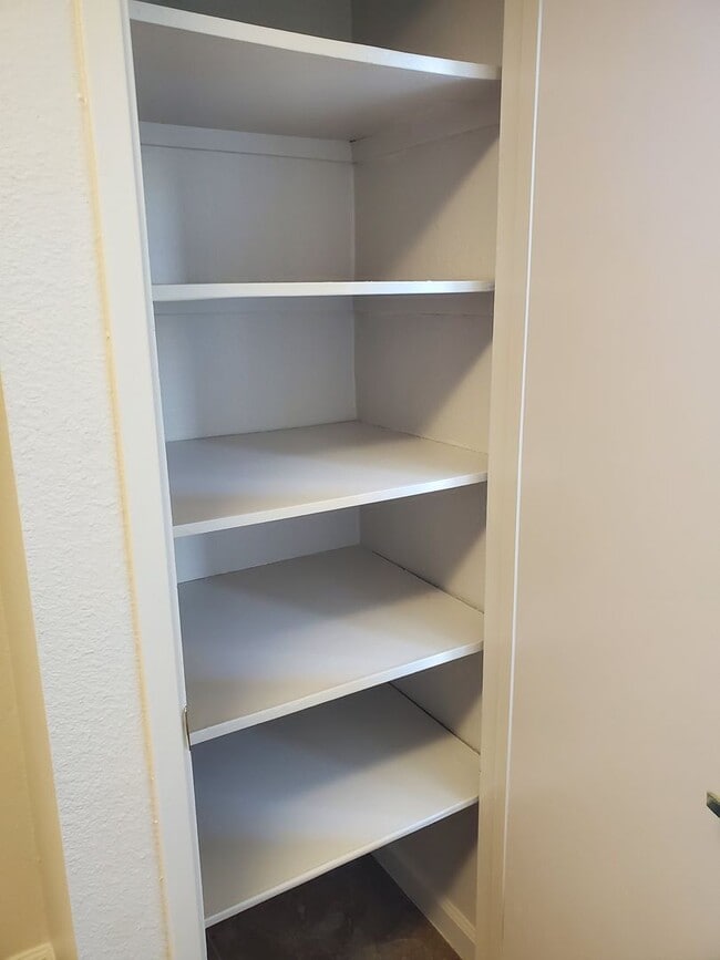 Building Photo - FLO1313