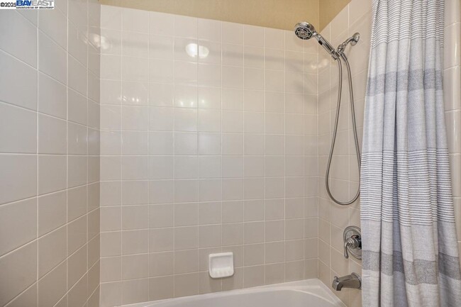 Building Photo - 1207 Villagio Dr