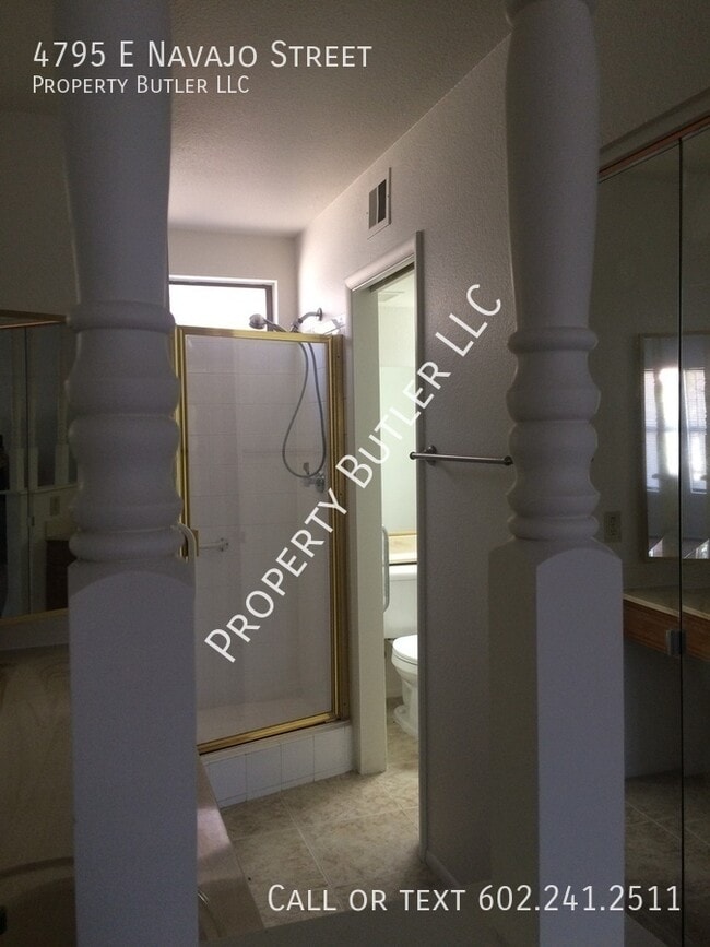 Building Photo - 4795 E Navajo St