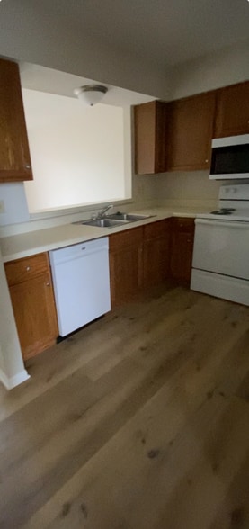 Building Photo - 1062 Mace Rd