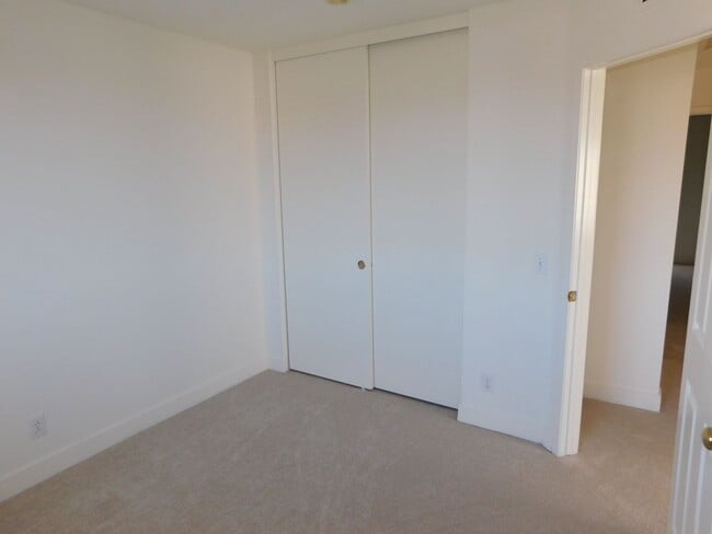 Building Photo - Beautiful 3 BD + Loft 2.5 BA Two Story SFR, close to The Marketplace!