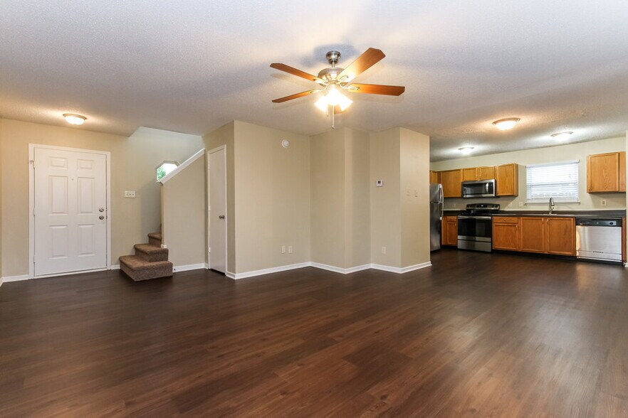 Building Photo - 6852 Youngberry Dr