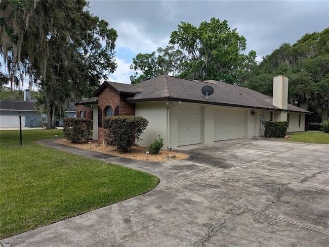 Building Photo - 8930 SE 17th Ct
