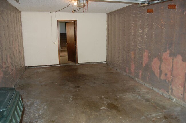 Building Photo - 3724 Clover Cir