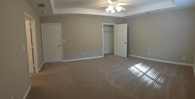 Building Photo - 984 Pointers Way