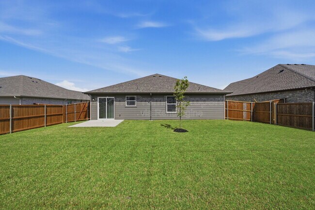 Building Photo - 1819 Boxwood Dr