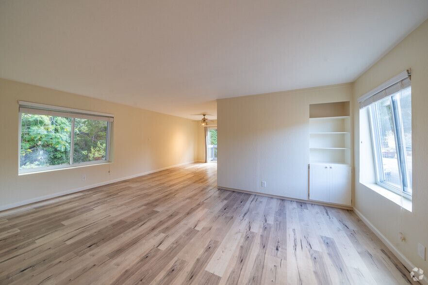 Living Room - Apartment in San Carlos Creek-Side Views A...