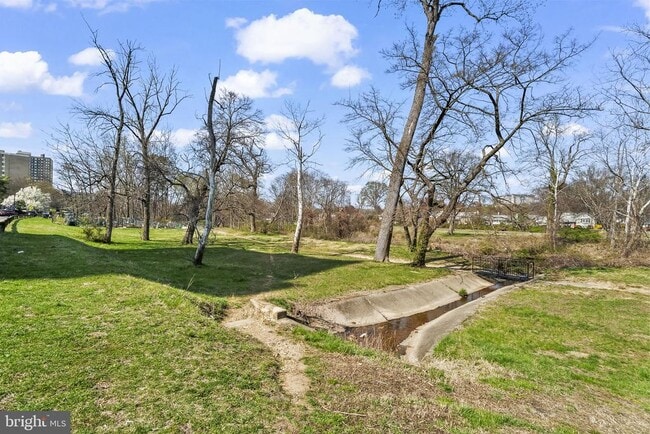 Building Photo - 5340 Holmes Run Pkwy