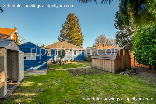Building Photo - 2521 SE 64th Ave