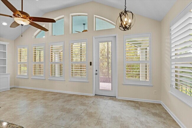 Building Photo - Executive Home For Rent!!!!