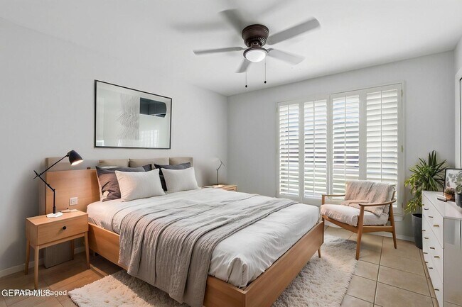 Building Photo - 809 Del Mar Dr