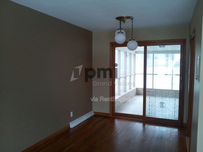 Building Photo - 2317 W Ramsey Dr