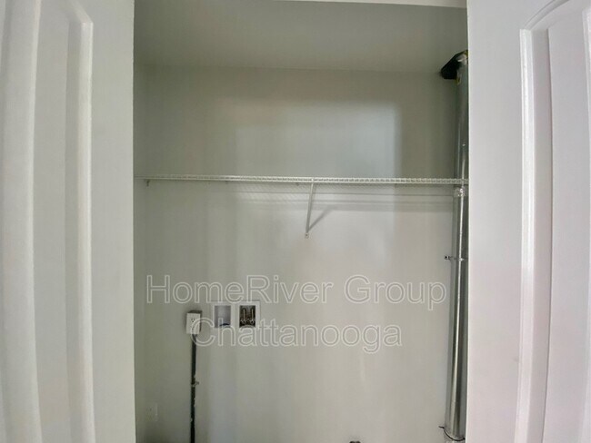 Building Photo - 2027 Lee St