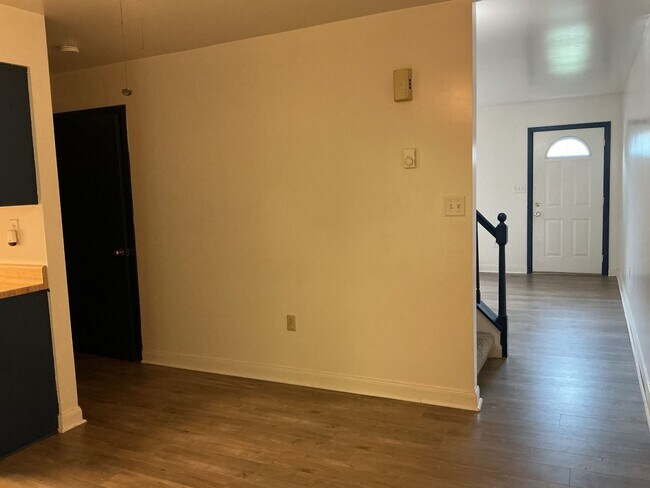 Building Photo - 63 Ashford Dr