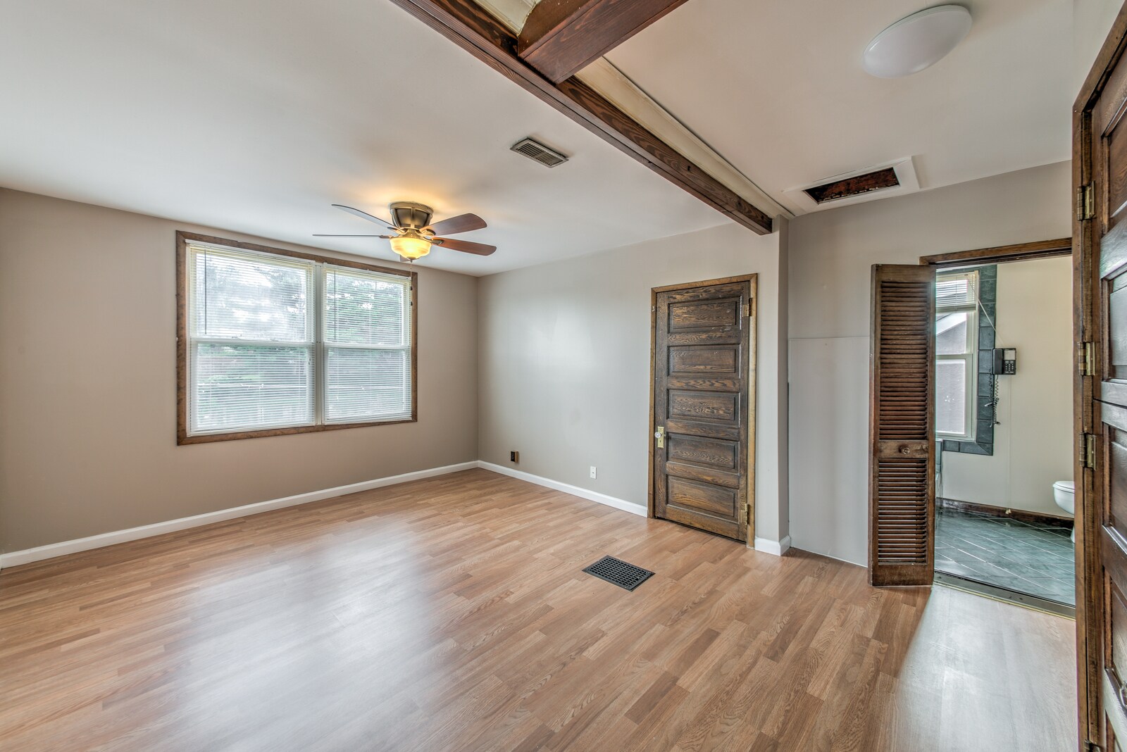 Building Photo - 2305 S Big Bend Blvd