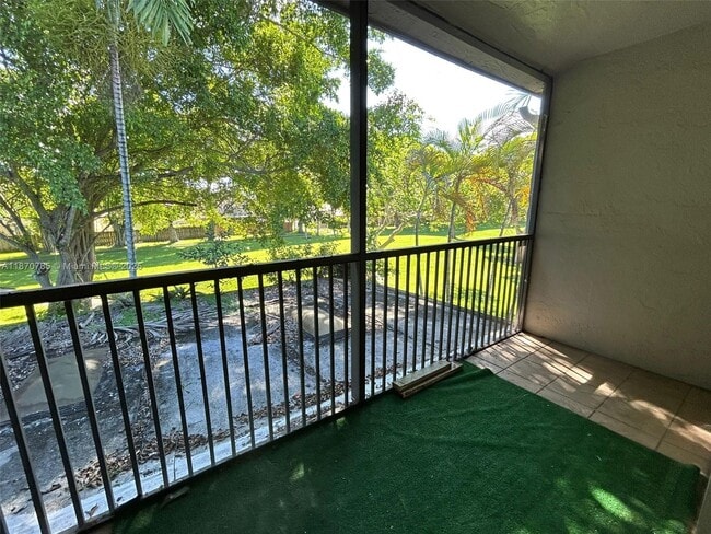 Building Photo - 11047 SW 154th Ct