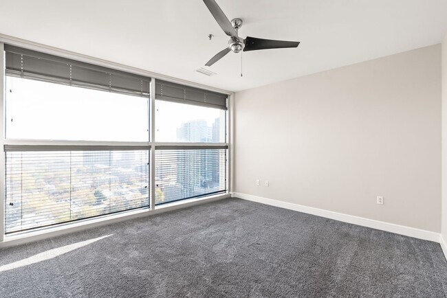 Building Photo - 25th Floor Condo in the heart of Uptown!!