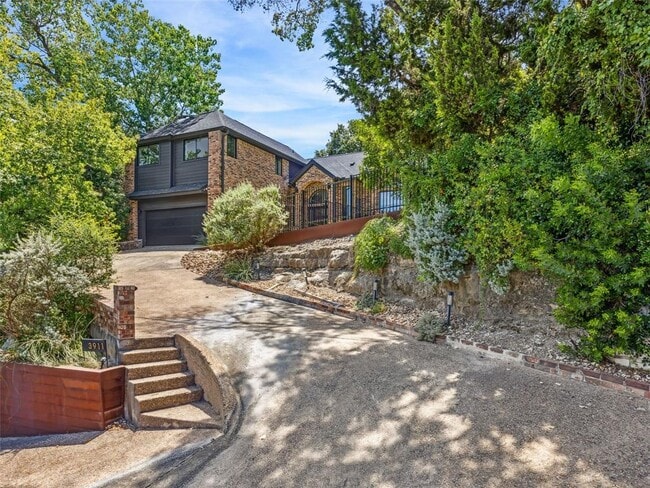 Building Photo - 3911 Dry Creek Dr