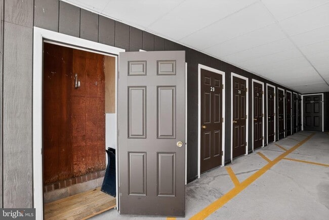 Building Photo - 215 Haddonfield Cmns