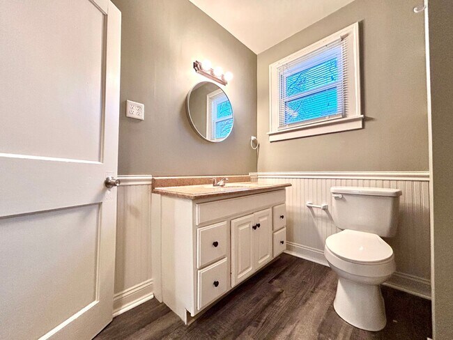 Building Photo - Three Bedroom Home in Northeast Grand Rapids