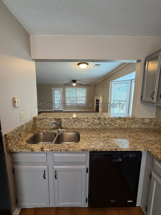 Building Photo - 5116 Laurel Bridge Ct SE